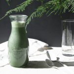 Blue-green spirulina milk